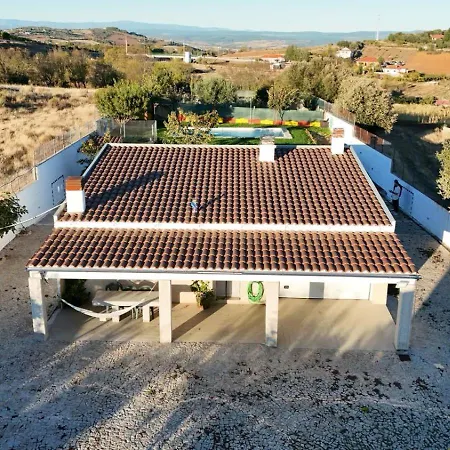Дом отдыха Casa Lagoas Com Piscina Aquecida Exclusiva Браганса